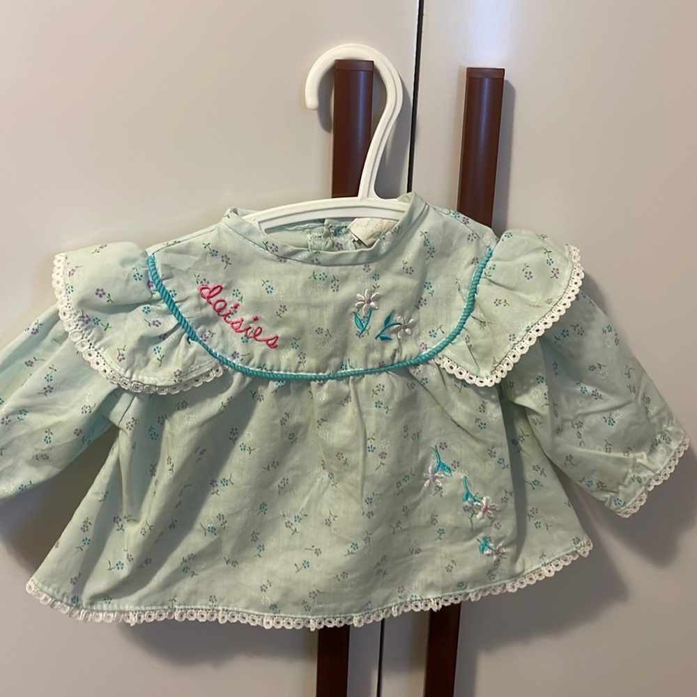 Vintage Newborn Daisies top